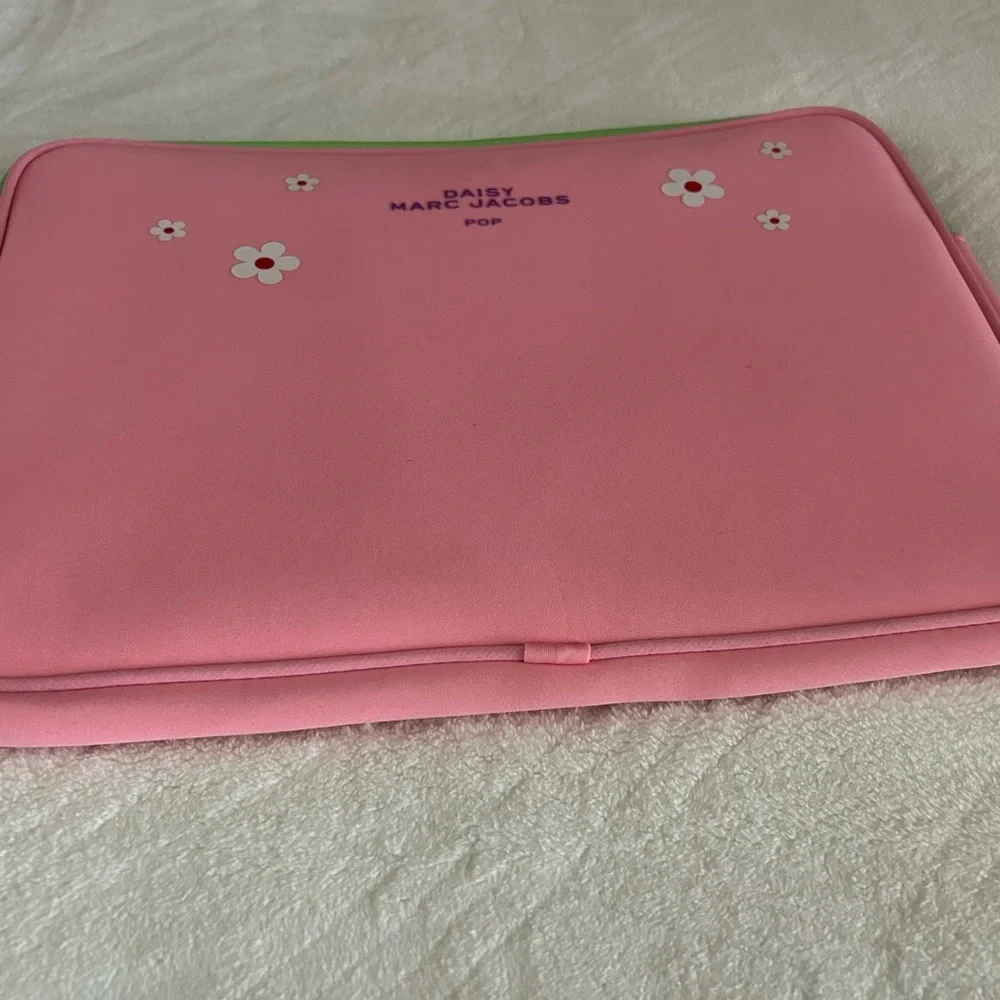 💕Marc Jacobs Pink laptop sleeve case💕